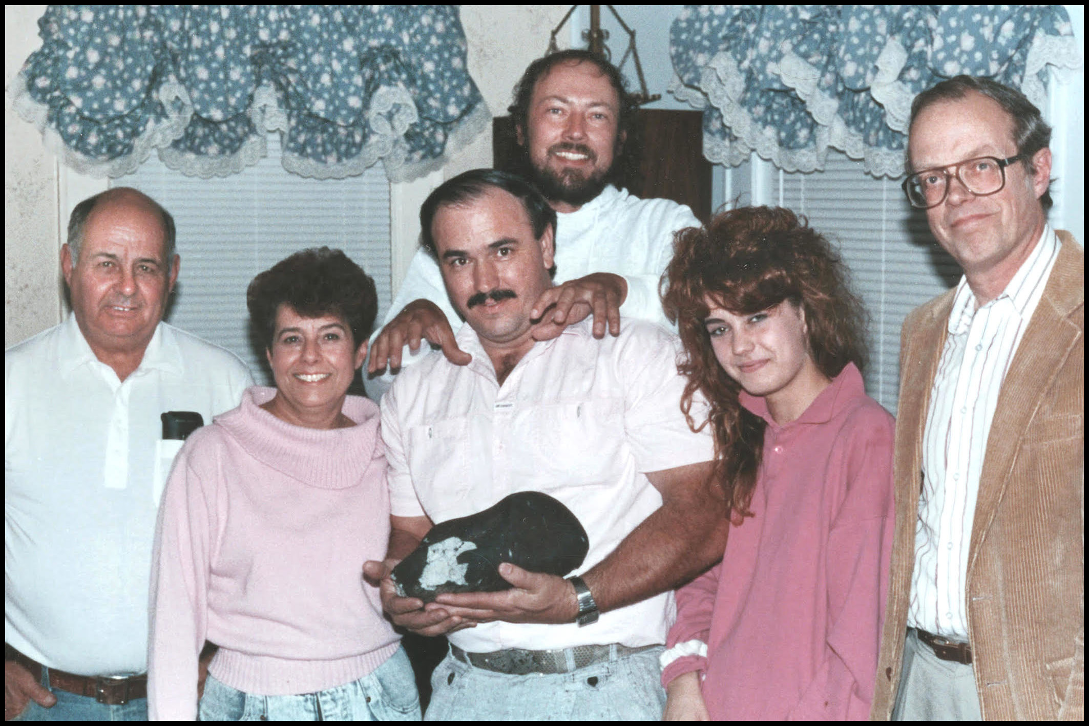 Michelle Knapp with family and the Peekskill Meteorite